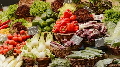 ירקות בשוק מתכון לסלט שוק ברוטב אלף האיים לייט
